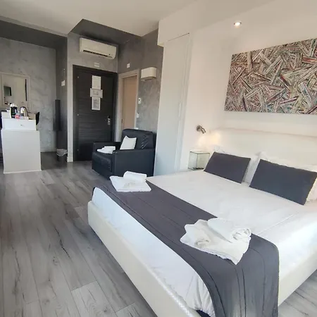 בית הארחה Brunelleschi Holidays 4*
